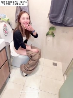 露脸女孩一日VLOG更新，极品反差女和男友性福的一天 截图4