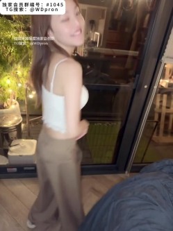 露脸女孩一日VLOG更新，极品反差女和男友性福的一天 截图13