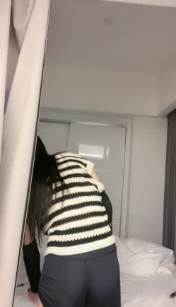 校花女神来了全程露脸乖巧可爱，丝袜高跟诱惑，性感辣舞抖奶电臀，蝴蝶骚穴特写展示好骚啊，精彩刺激别错过 截图1