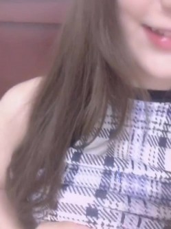 露脸才是王道！高颜长腿极品身材外围绿茶婊【琳琳子】福利~洗澡紫薇足交啪啪你的女神有钱人的母狗 截图4
