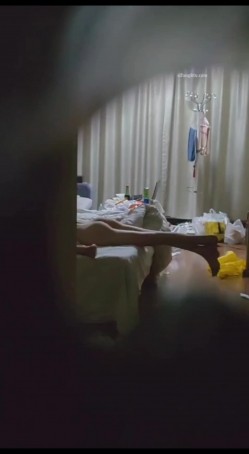 【极品稀缺 ️猫眼偷拍】超刺激猫眼偷窥酒店偷情狂欢啪啪做爱 叫声淫荡 不一样的视觉体验 比酒店偷拍更刺激 偷情篇 截图2