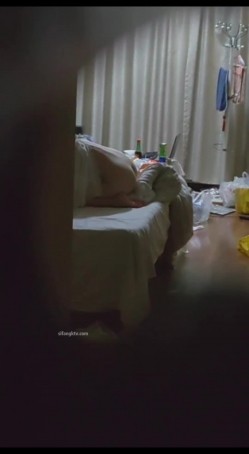 【极品稀缺 ️猫眼偷拍】超刺激猫眼偷窥酒店偷情狂欢啪啪做爱 叫声淫荡 不一样的视觉体验 比酒店偷拍更刺激 偷情篇 截图11