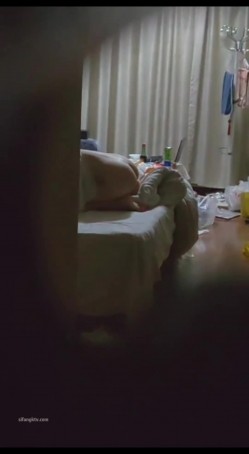 【极品稀缺 ️猫眼偷拍】超刺激猫眼偷窥酒店偷情狂欢啪啪做爱 叫声淫荡 不一样的视觉体验 比酒店偷拍更刺激 偷情篇 截图14