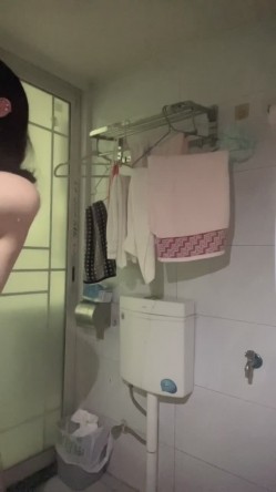 19岁校花小妹妹，【可爱珊珊】，极品白虎馒头穴，和男友激情舌吻69啪啪，氛围感十足 截图14