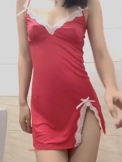 身材爆好的花椒女神 这种超大尺度的艳舞 没几个男人能扛得住 高挑的身材 女神脸蛋儿 简直是宅男的梦中情人 截图6