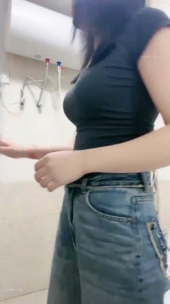 真实感扑面而来，【陈果果】，重磅，良家美女与男友的居家三天淫乱纪实，甜美得陶醉于性爱之中，对白精彩 截图1