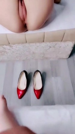 勾引足疗店按摩漂亮女技师 上位全自动 身材苗条 大长腿 一线天粉鲍鱼 一对美乳太诱惑 晃的哗哗太好看 爱了 截图5