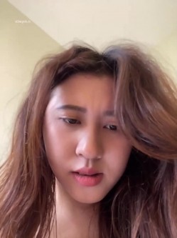 新人 闷骚大学生 逼毛超级多【Liliya-77】极品大奶 大屁股上很多痘痘 大鸡巴跳弹自慰 白浆直流 截图5