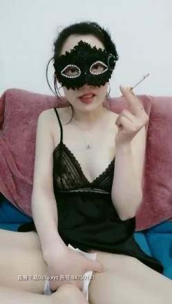 【浪逼淫妹】颜值不错美少妇灰丝高跟鞋大黑牛自慰，炮友沙发口交扣逼猛操高潮内射 截图16