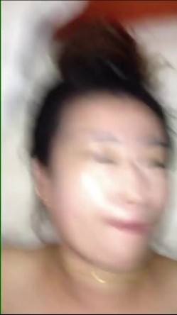 三位熟女· 各有千秋特色，味道却一样，骚得不行，床上张开嘴巴 大声娇喘！ 截图15