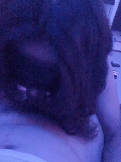 对话粗口淫荡，鬼哭神嚎尖叫不停，很能叫的淫荡母狗肥臀眼镜御姐YH2168私拍，绿帽癖男友找坚挺变 截图1