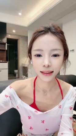 【彩色的小熊宝宝】骨感校花 人瘦奶大性感十足 魔鬼身材 奶子相当突出 超级淫荡 道具自慰 截图2