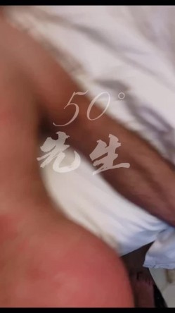 原版高价订购，潮汕DOM绿帽调教大神【50度先生】全集，圣水3P调教各种羞辱M贱母狗 截图12