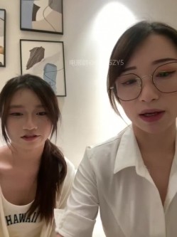 ️清纯主播【202509yoyo】表姐带着表妹下海直播、在线教口活、练习做爱姿势 截图1