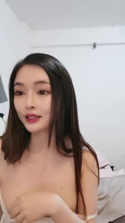 气质甜美女神美乳粉穴4小时极度诱惑，镂空装黑丝袜大姨妈塞着棉袜，你们想来干我吗，跳蛋震穴浴室洗澡湿身诱惑 截图10
