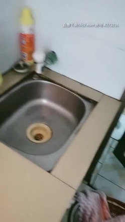 去女同事家吃饭借酒劲偷操来一炮 扒开小穴不带套直接差进入 小逼好紧插半天 主动抓J8骑操 截图11