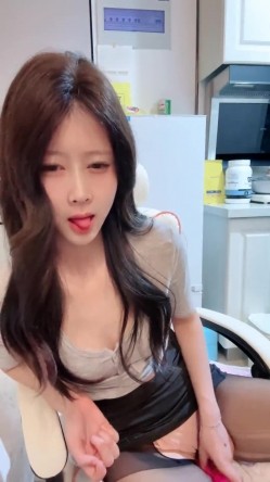 女神降临! 超美绿播尤物下海【一只然】道具~精都射绝了 截图7