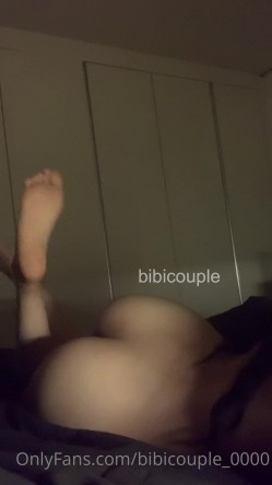 超强绿帽癖夫妻【bibicouple】喜欢把极品老婆给单男玩肏，长腿S级身材，各种淫乱刷锅 截图9