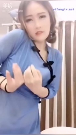 48万粉丝花椒现役主播有蓉露B福利视频 黑丝大屁股小尺度露逼 截图14