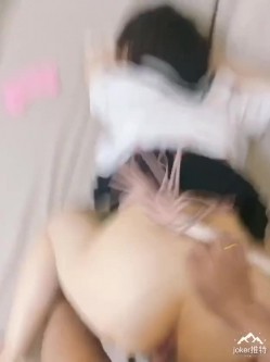 ️新时代的00后 ️身材一级棒的小母狗 嗲声嗲气 萌萌的外表又纯又欲 长发及腰蜜桃臀活力四射 视觉感超强 截图11