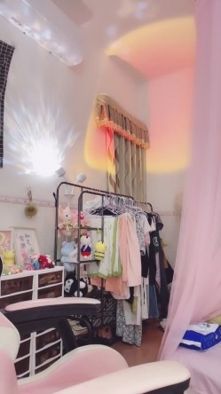 骚逼奶妈【03年蛇蛇】纹身浪妇，下海直播赚奶粉钱，开逼自慰性欲旺盛，道具自慰，高潮时奶头出奶 截图12