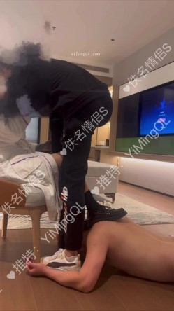 济南95后夫妻【佚名情侣S】最新福利，观战主人性交，黄金圣水调教，对话粗口淫荡 截图4
