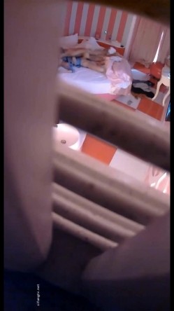 【360】补漏 粉红暗调情趣大圆床主题 年轻情侣14集 新鲜感，少妇美艳，身材不错，偷窥佳作必看收藏 截图11