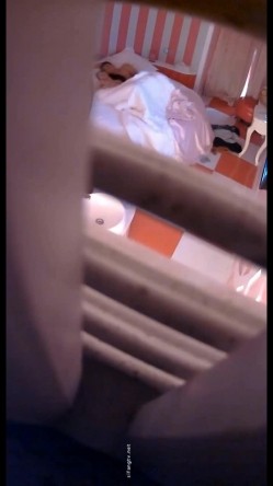 【360】补漏 粉红暗调情趣大圆床主题 年轻情侣14集 新鲜感，少妇美艳，身材不错，偷窥佳作必看收藏 截图13