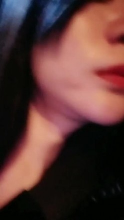 【雪儿老师】巨乳奶滴滴女司机开滴滴不为赚钱只为男人一边直播一边勾引醉酒乘客服务一流专门喂乘客壮阳药 截图10