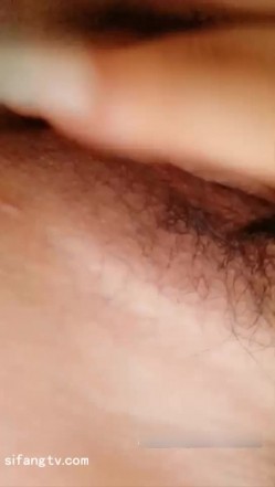 极品大奶桃花脸网红女主播『伊媚儿』风骚大秀 揉捏劲爆雪白大奶媚眼如丝淫欲挑逗把持不住 截图7