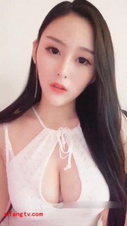 极品大奶桃花脸网红女主播『伊媚儿』风骚大秀 揉捏劲爆雪白大奶媚眼如丝淫欲挑逗把持不住 截图13