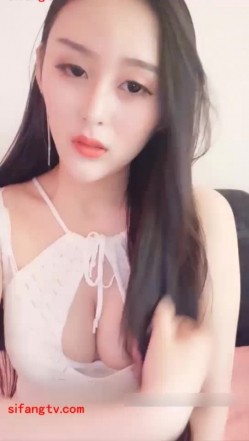 极品大奶桃花脸网红女主播『伊媚儿』风骚大秀 揉捏劲爆雪白大奶媚眼如丝淫欲挑逗把持不住 截图16