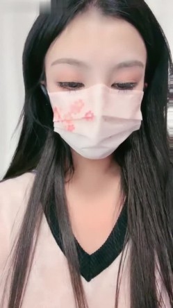 颜值少妇【杨小华】极品人妻下海卖逼，暴力掰逼展示，自扣高潮，隔壁老王都馋哭了 截图1
