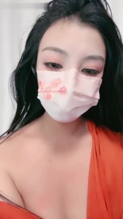 颜值少妇【杨小华】极品人妻下海卖逼，暴力掰逼展示，自扣高潮，隔壁老王都馋哭了 截图5