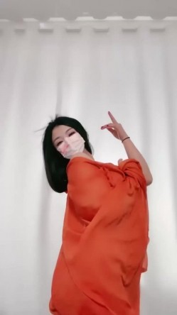 颜值少妇【杨小华】极品人妻下海卖逼，暴力掰逼展示，自扣高潮，隔壁老王都馋哭了 截图7