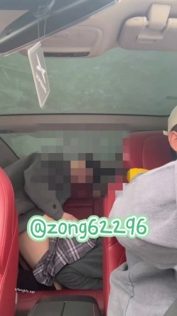 推特反差傻白甜【人活着就是为了六花】露脸大尺度，相当开放的小姐姐，3P4P暴力调教 截图4