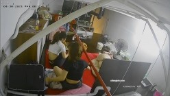 【极品稀缺 ️破解摄像头】极品服务员宿舍日常 ️小姐姐年轻美乳好坚挺 穿搭职业装制服很有气质 距离超近 高清1080P版 截图6