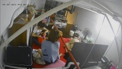 【极品稀缺 ️破解摄像头】极品服务员宿舍日常 ️小姐姐年轻美乳好坚挺 穿搭职业装制服很有气质 距离超近 高清1080P版 截图10