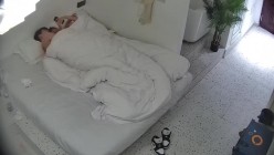 大学城 小情侣先打游戏再打炮完整版 女生人漂亮皮肤好 胸大毛多 是一辆需要高手才能驾驭的好车 截图7