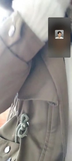 【快手】巨乳熟女阿姨『微微等你爱』自拍1V1掰穴福利5V 超大车灯无毛逼很是诱惑 截图5