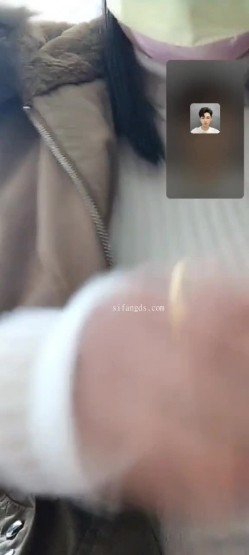 【快手】巨乳熟女阿姨『微微等你爱』自拍1V1掰穴福利5V 超大车灯无毛逼很是诱惑 截图6