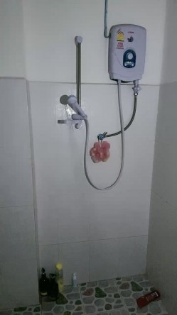 近期下海性感小姐姐！168CM大长腿！情趣肚兜，假屌抽插微毛骚穴，掰开特写，娇喘呻吟诱惑 截图16