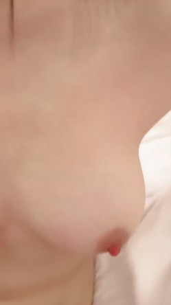 卡哇伊小妹妹【宁宁】白皙美乳 妹妹跟男友无套啪啪 猛插 后入 抱起来草更深入 收手扣美穴 销魂至极 截图1