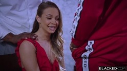 Blacked.19.09.12.Naomi.Swann.XXX.1080p.MP4-KTR[N1C] 截图12