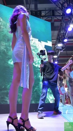 2024.广州性文化展成人展模特特写 截图11