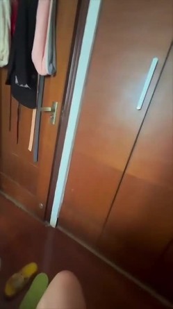 发小老婆被操到痉挛全喷床上根本止不住真怕给她干休克了！ 截图9