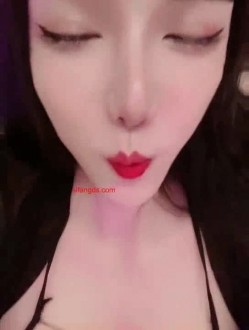 穷人女神金主母狗！巨乳绿茶婊【顾灵曦】私拍福利，吃屌车震道具自慰，被土豪无套射了满背 截图13