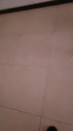广州黑人大屌玩的就是刺激公寓过道上把广西表妹操的嗷嗷叫，把保洁阿姨都吓跑了，表妹挣脱跑了追着干逼，心疼表妹！ 截图15
