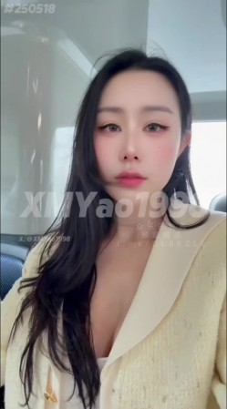 推特性爱大师95后绿帽情侣美腿女王「汐梦瑶」《公交车露出打飞机》在对面阿姨眼皮子底下打飞机，射到高跟鞋里，再穿鞋走一圈 截图6