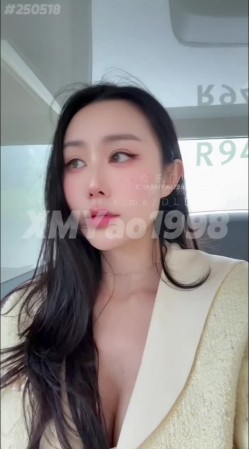 推特性爱大师95后绿帽情侣美腿女王「汐梦瑶」《公交车露出打飞机》在对面阿姨眼皮子底下打飞机，射到高跟鞋里，再穿鞋走一圈 截图7